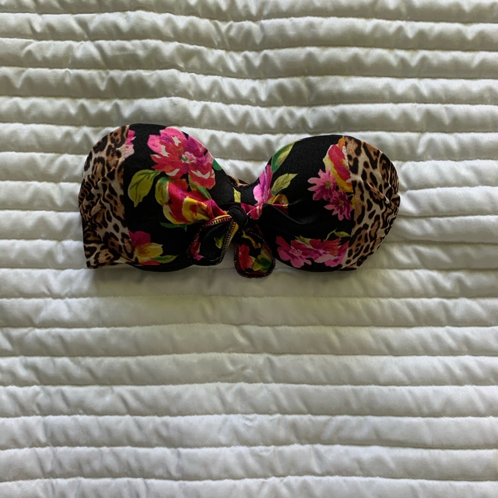 Victoria’s Secret strapless bathing suit top